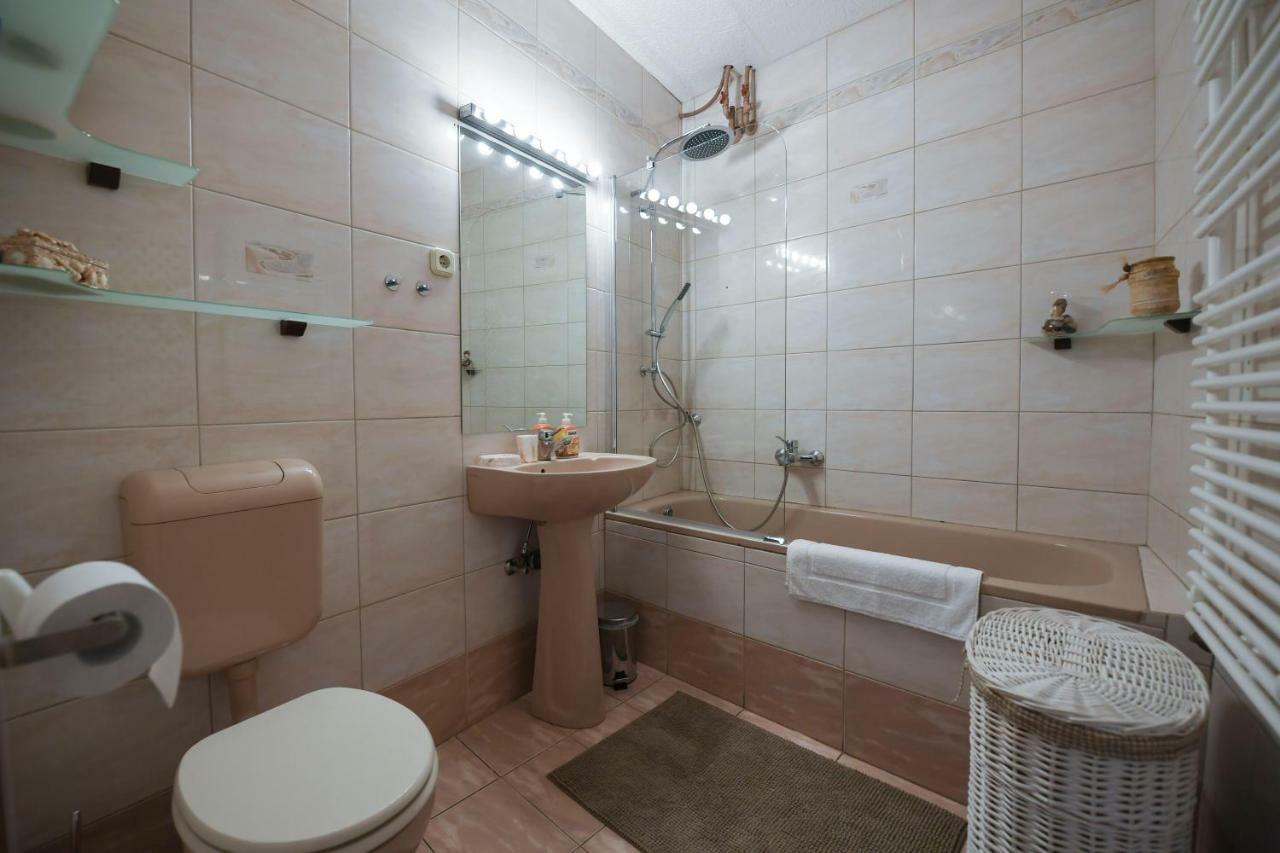 Moretti Apartman Apartment Eger Exterior photo